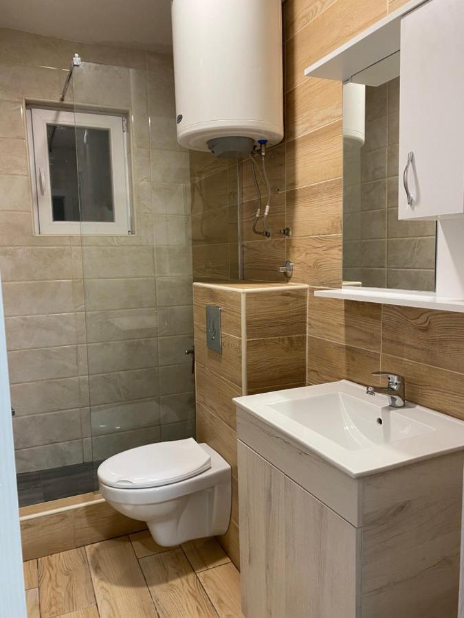 Vucinic Studio Apartment Cetinje Eksteriør billede